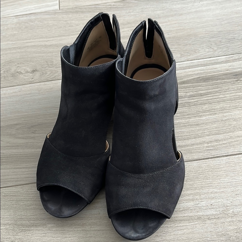 Suade Elegant Black Women's Peep-Toe Shoes